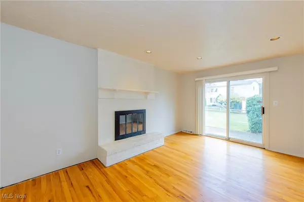 South Euclid, OH 44121,1098 Hillrock DR