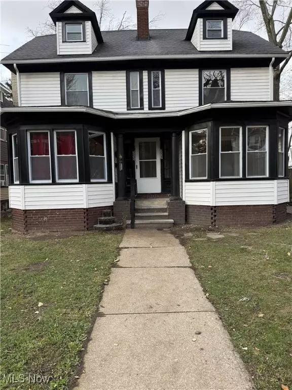 3235 Oak RD, Cleveland Heights, OH 44118