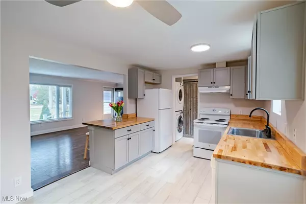 Westlake, OH 44145,3595 Canterbury RD