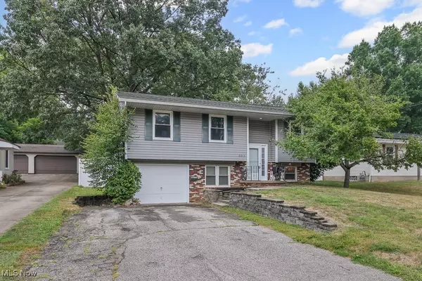 Akron, OH 44305,2253 Tyro AVE