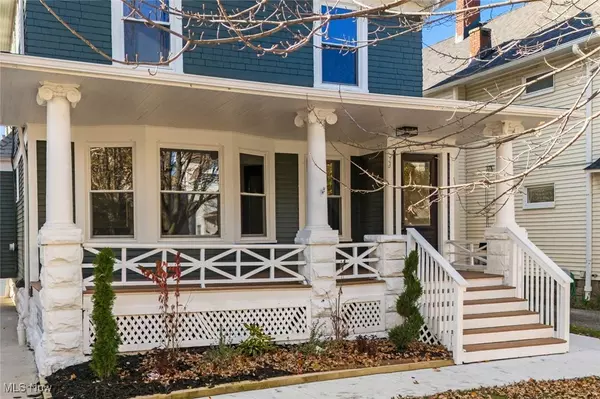 Lakewood, OH 44107,1494 Rosewood AVE