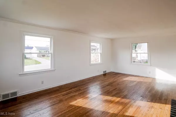 Canton, OH 44714,1233 29th ST NE