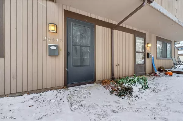 Olmsted Falls, OH 44138,26645 Lake Of The Falls BLVD