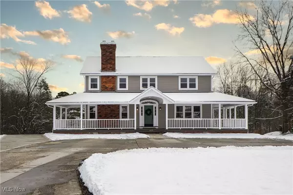 315 Babbling Brook OVAL, Hinckley, OH 44233