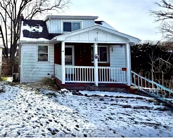 34 W Lewis ST, Struthers, OH 44471