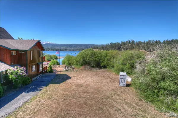 Fawnskin, CA 92333,39483 North Shore DR