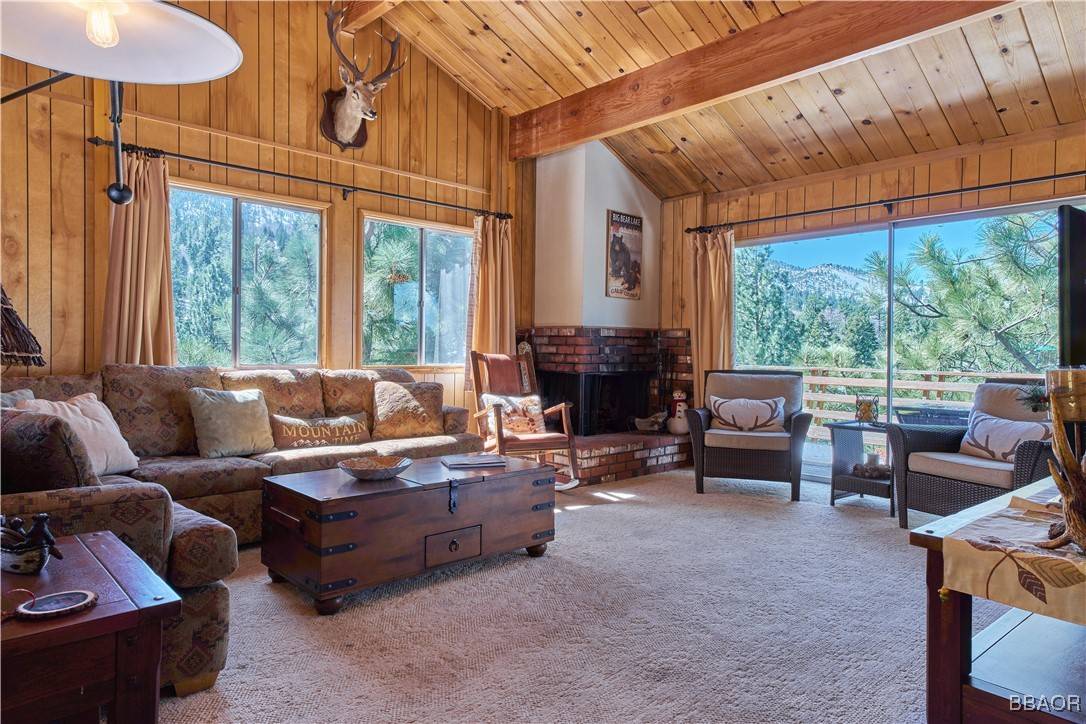 Big Bear Lake, CA 92315,43872 Mendocino DR