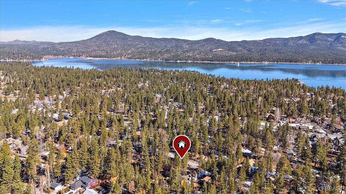 Big Bear Lake, CA 92315,40123 Hillcrest DR