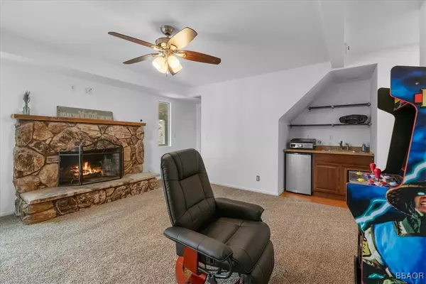 Fawnskin, CA 92333,38634 N Shore DR