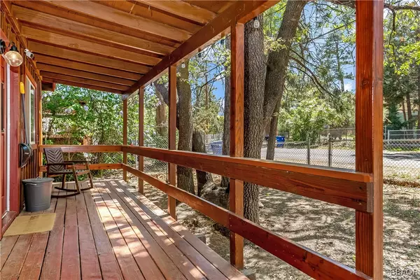 Sugarloaf, CA 92386,451 Cedar Lane LN