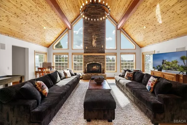 Big Bear Lake, CA 92315,305 Starlight CIR