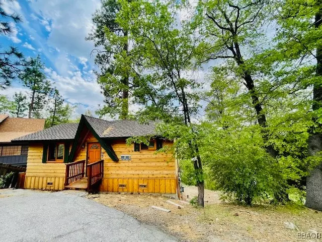 Big Bear Lake, CA 92315,652 Menlo DR
