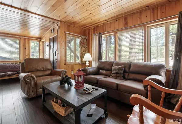 Big Bear Lake, CA 92315,1118 Clubview DR