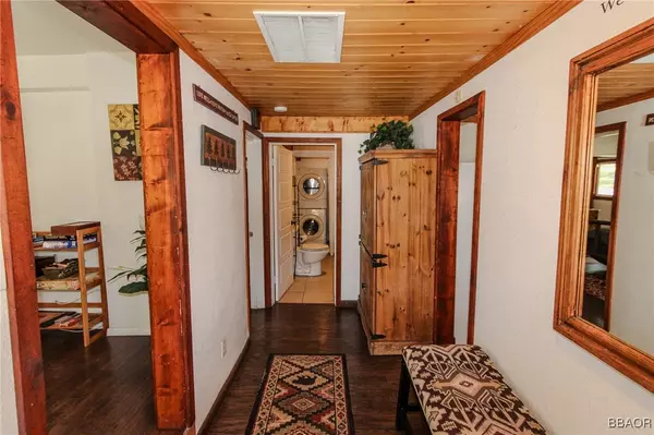 Big Bear Lake, CA 92315,691 Spruce RD