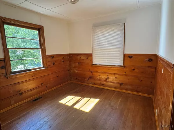 Big Bear Lake, CA 92315,706 Lupin LN