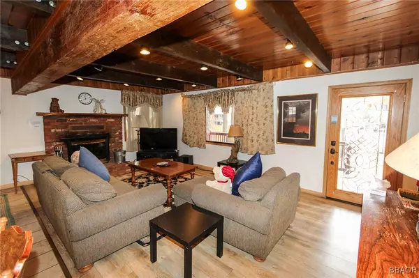 Big Bear Lake, CA 92315,590 Summit BLVD