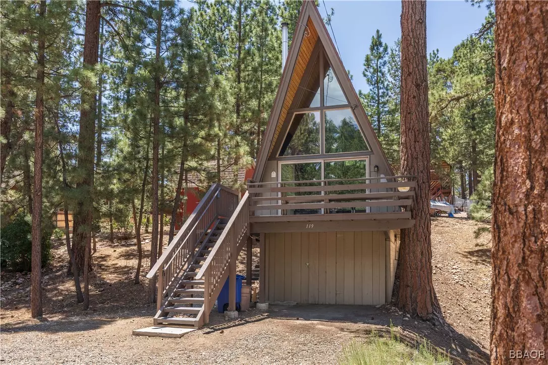 Big Bear City, CA 92314,119 Dawn DR