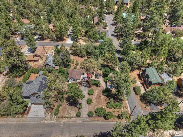 Sugarloaf, CA 92386,497 Cedar LN