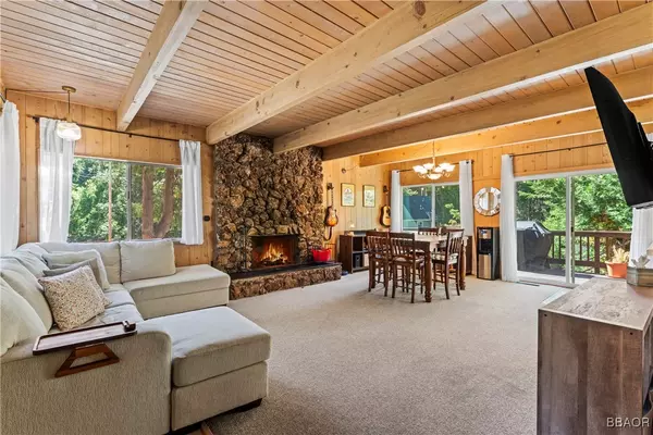 Lake Arrowhead, CA 92326,27481 Meadow DR