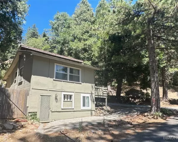 23094 Cedar WAY, Crestline, CA 92325