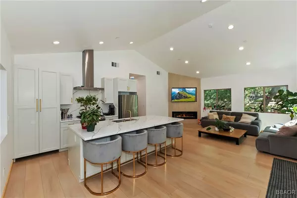 Sugarloaf, CA 92386,374 Los Angeles AVE