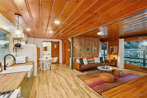 Lake Arrowhead, CA 92352,606 Crest Estates DR