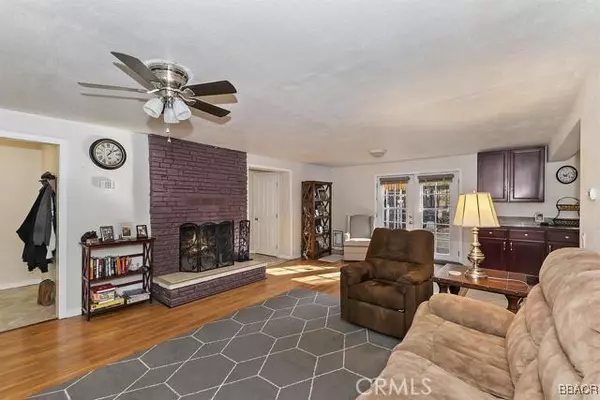 Crestline, CA 92325,24998 Sunset DR