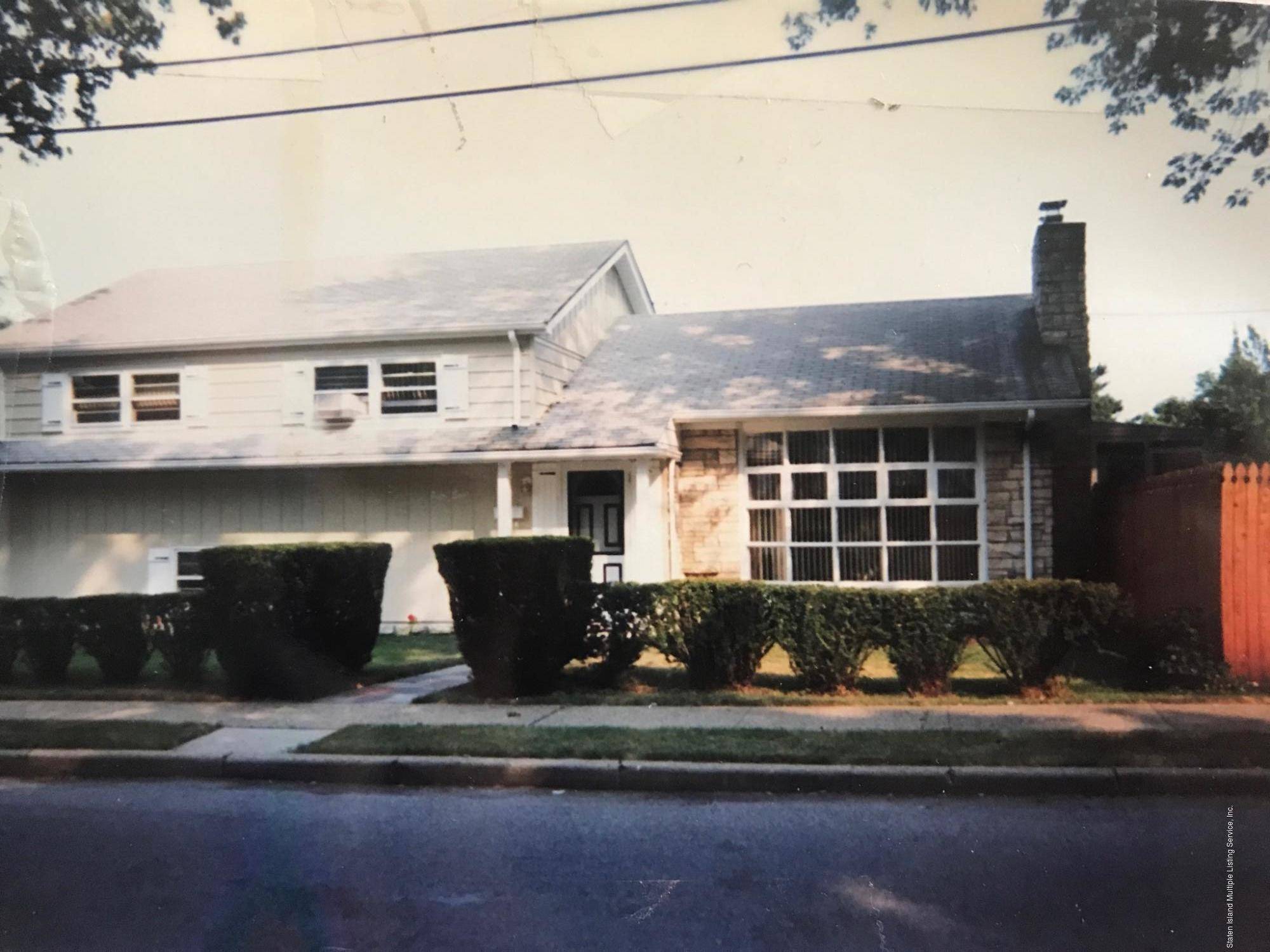 58 Bear ST, Staten Island, NY 10304