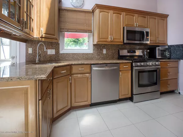 Staten Island, NY 10309,945 Stafford Avenue