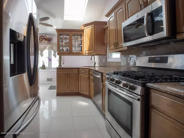 Staten Island, NY 10309,945 Stafford Avenue