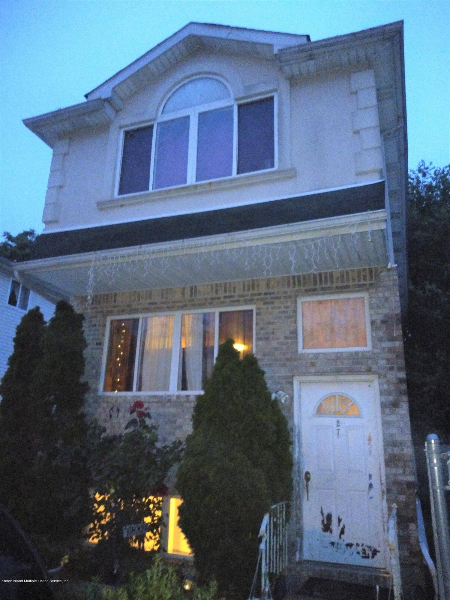 27 Mitchel LN, Staten Island, NY 10302