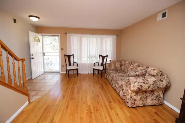 Staten Island, NY 10309,18 Seguine LOOP