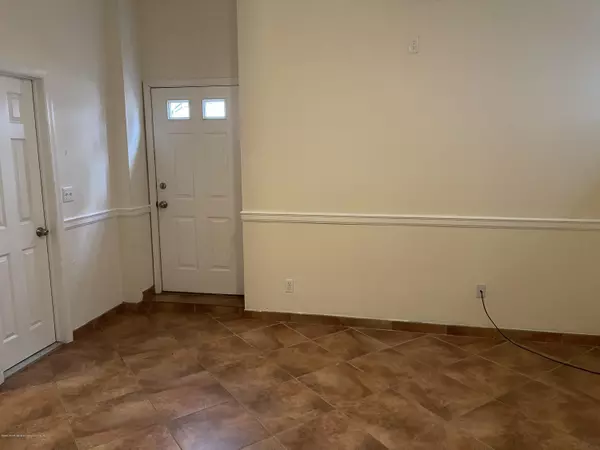 470 Main ST, Staten Island, NY 10307