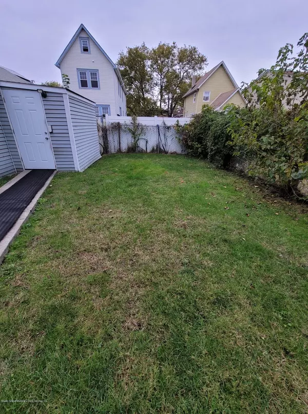 Staten Island, NY 10302,159 Hagaman PL