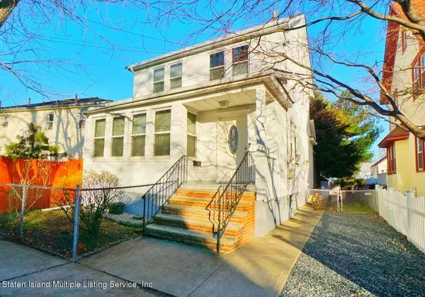 17 Brooks PL, Staten Island, NY 10310