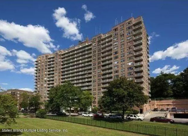 700 Victory BLVD #8p, Staten Island, NY 10301