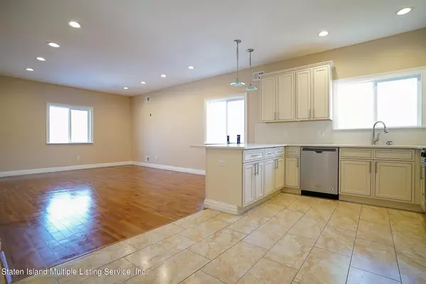 Staten Island, NY 10308,464 Arthur Kill RD