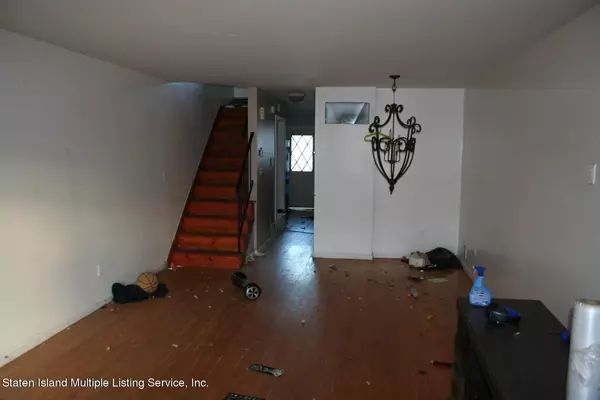 Staten Island, NY 10310,43 Paris CT