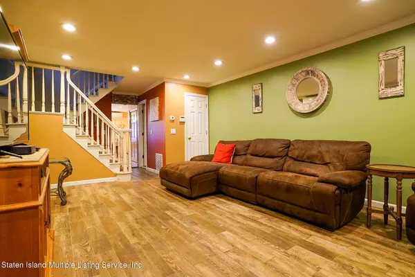 Staten Island, NY 10306,410 Montreal AVE