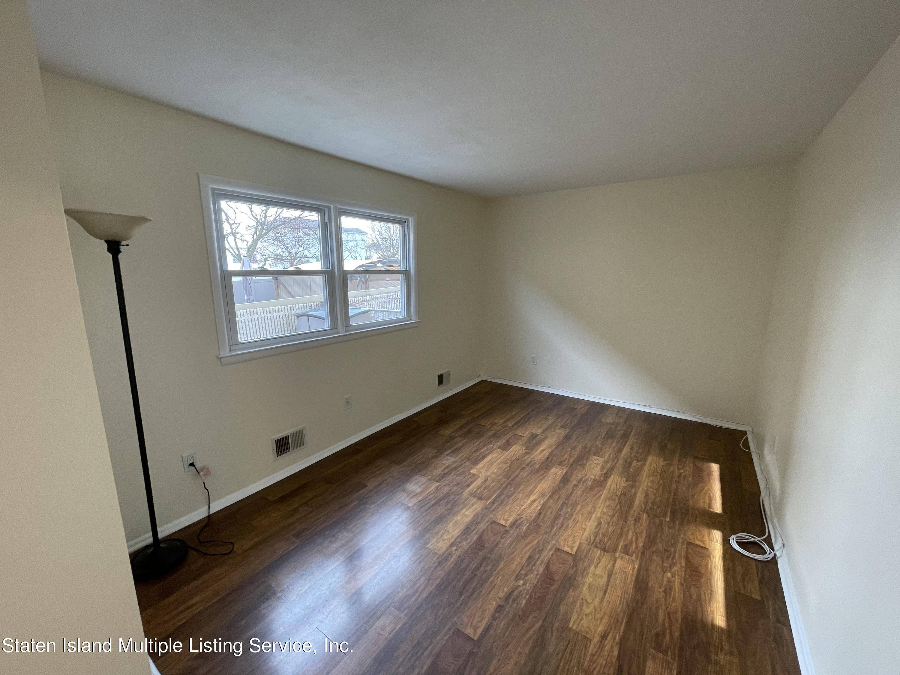 Staten Island, NY 10309,963 Rathbun AVE