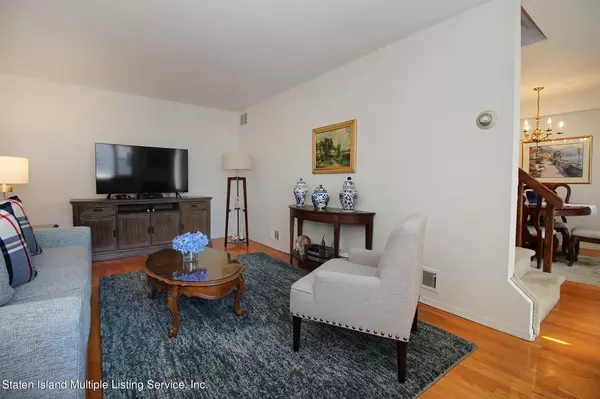 Staten Island, NY 10314,483 Willow RD E #2