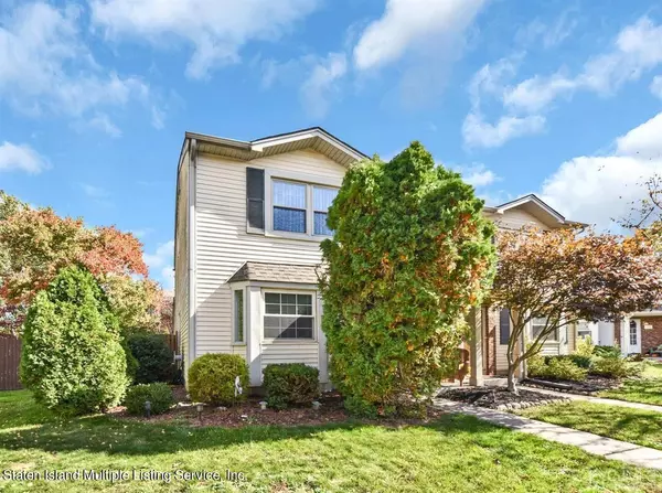 123 Leah CT, Out Of Area, NJ 08810