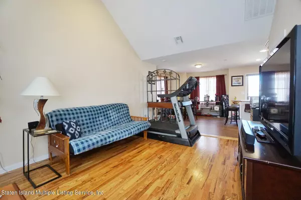 Staten Island, NY 10306,37 Neutral AVE