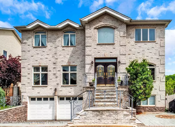 39 Nicole LOOP, Staten Island, NY 10301