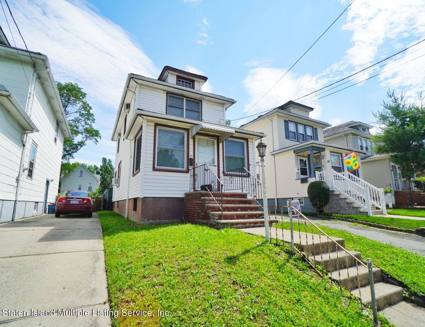 Staten Island, NY 10302,27 Burnside AVE