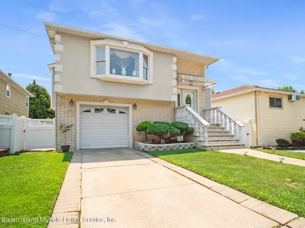 Staten Island, NY 10312,1082 Woodrow RD