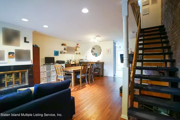 Staten Island, NY 10314,64 Stone LN