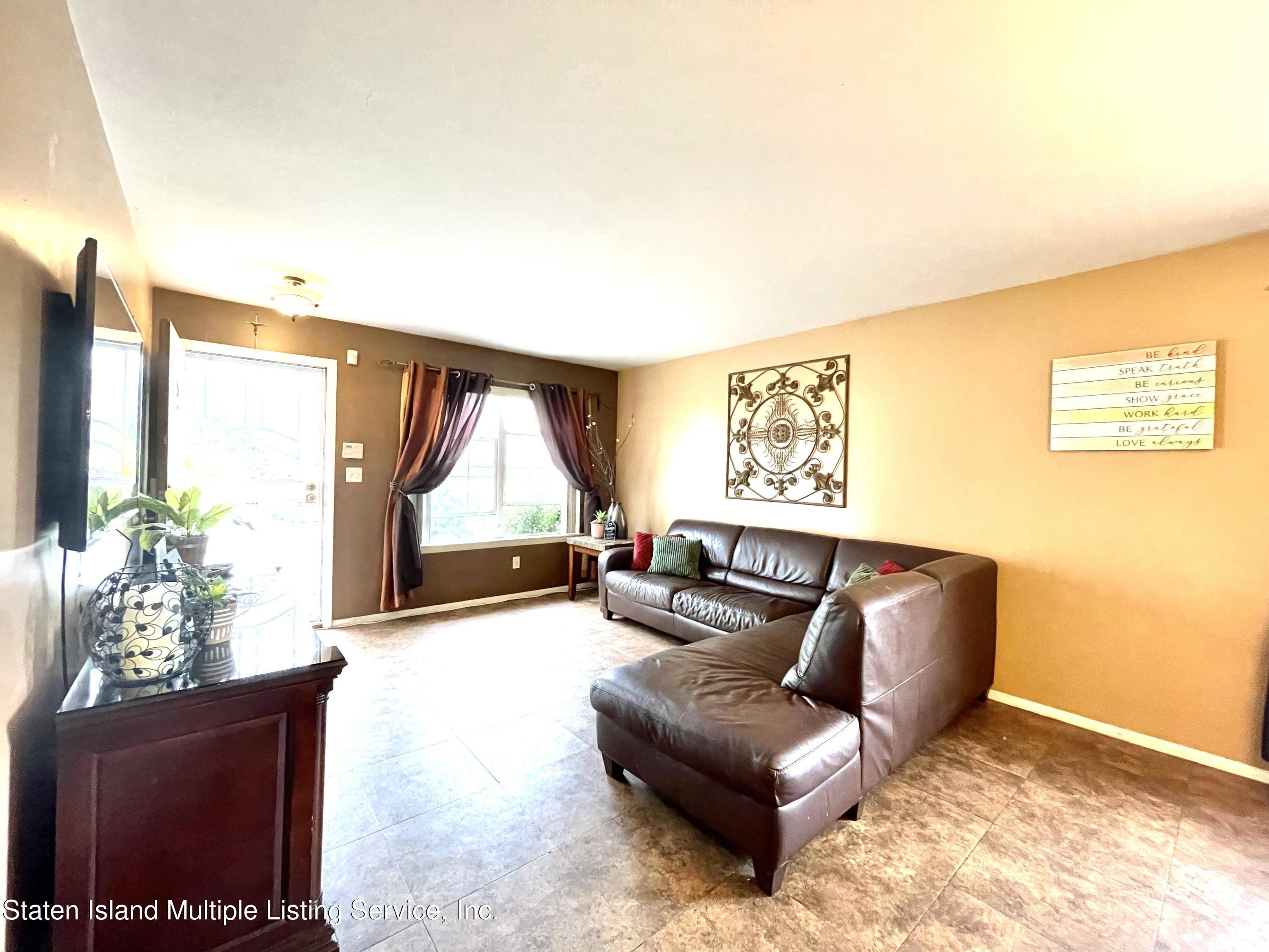 Staten Island, NY 10304,5 Studio LN