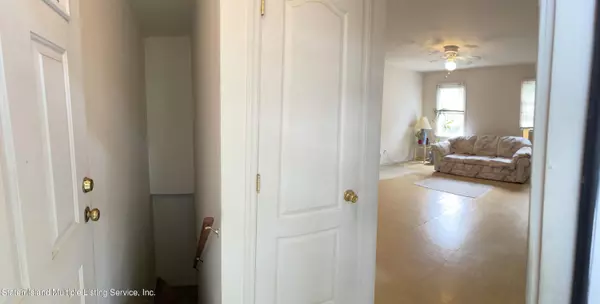 Staten Island, NY 10309,88 Clearmont AVE