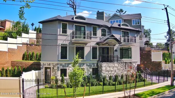 Staten Island, NY 10312,60 Sweetbrook RD